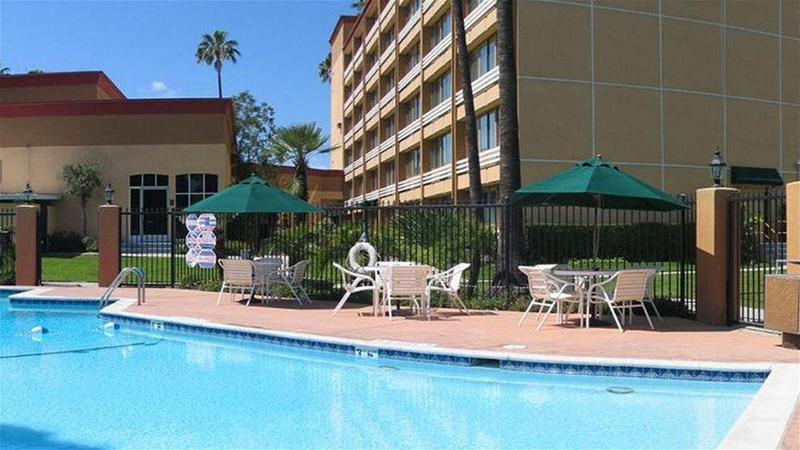 Holiday Inn Express Hotel & Suites Woodland Hills By Ihg Los Angeles Ngoại thất bức ảnh